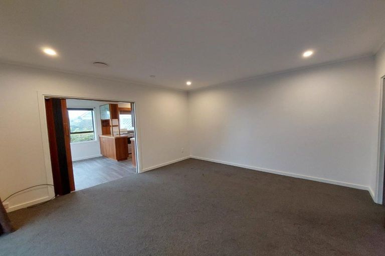 Photo of property in 157a Seaview Road, Westown, New Plymouth, 4310