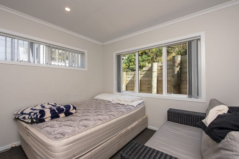 Photo of property in 22 Rarangi Way, Owhiro Bay, Wellington, 6023