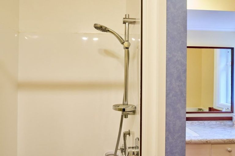 Photo of property in 21 Lupin Terrace, Tawa, Wellington, 5028