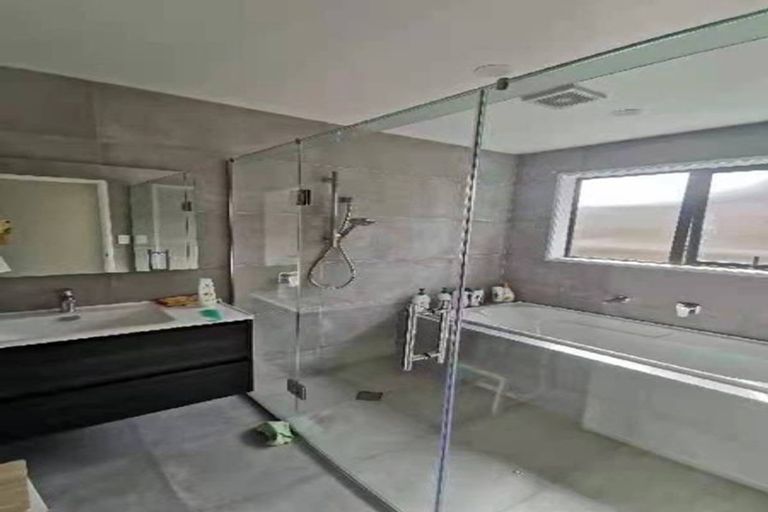 Photo of property in 7 Kaimai Avenue, Massey, Auckland, 0614