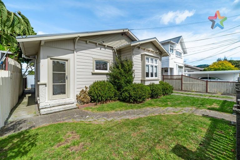 Photo of property in 8 Roxburgh Grove, Petone, Lower Hutt, 5012