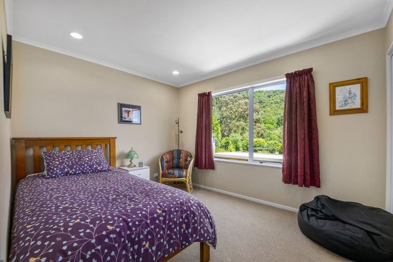 Photo of property in 20 Rimu Terrace, Waikawa, Picton, 7220