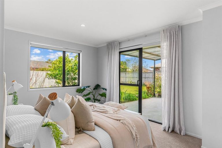 Photo of property in 4 Kowi Lakes Drive, One Tree Point, 0118