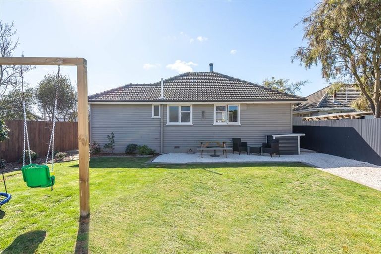 Photo of property in 68 Winters Road, Redwood, Christchurch, 8051