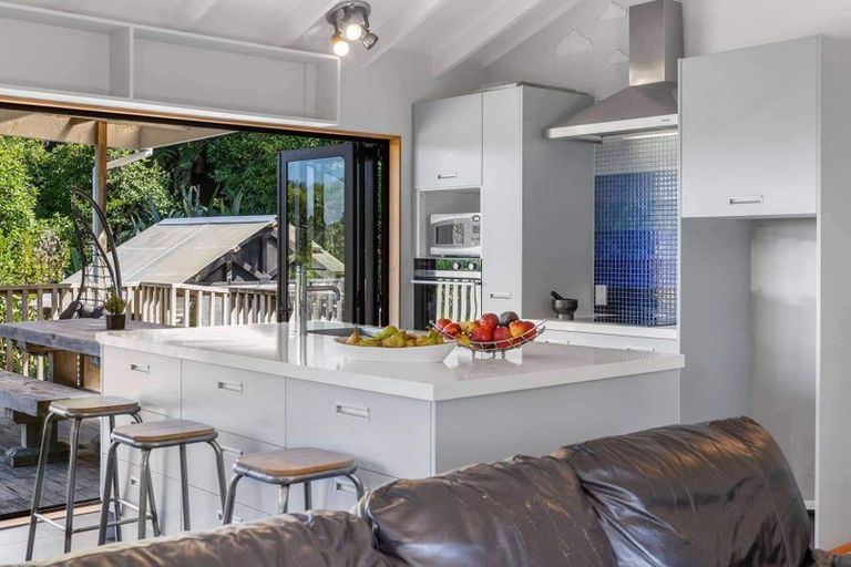 Photo of property in 448 Huia Road, Laingholm, Auckland, 0604