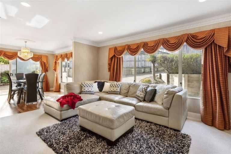 Photo of property in 13 Dunvegan Rise, East Tamaki Heights, Auckland, 2016