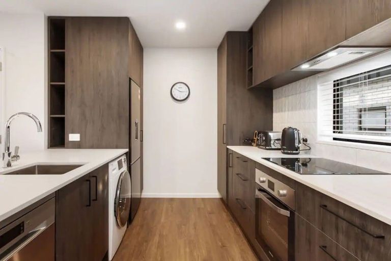 Photo of property in 2/329 Lincoln Road, Addington, Christchurch, 8024