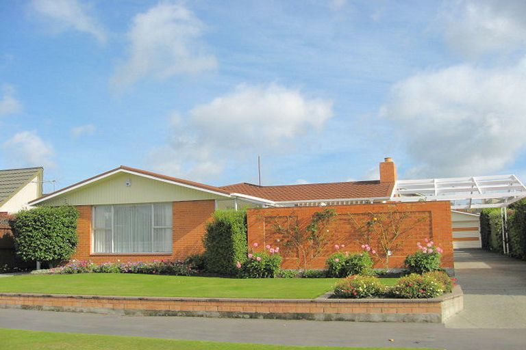 Photo of property in 32 Guinness Crescent, Ilam, Christchurch, 8041