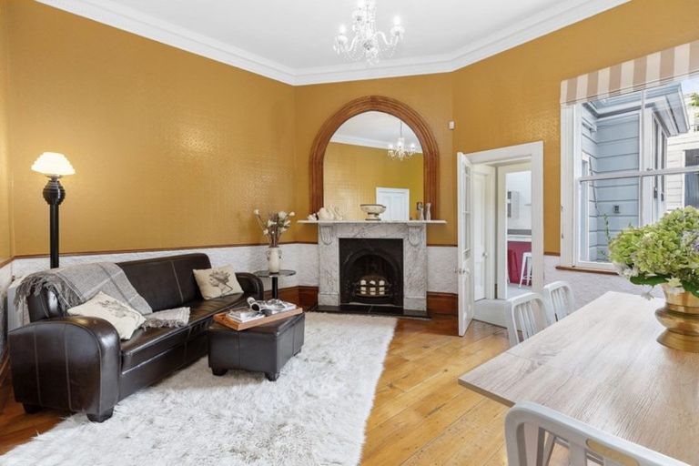 Photo of property in 18 Bidwill Street, Mount Cook, Wellington, 6021