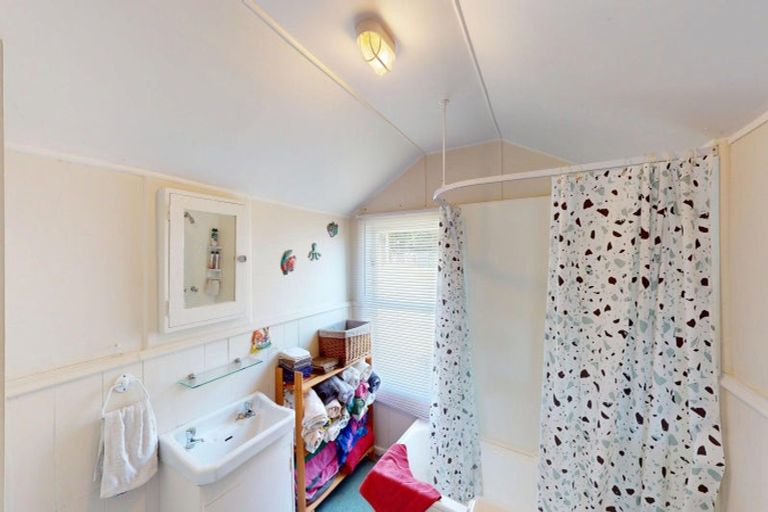 Photo of property in 647 Waitarere Beach Road, Waitarere Beach, Levin, 5510