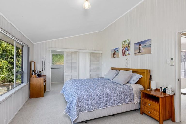 Photo of property in 121 Pacific Parade, Army Bay, Whangaparaoa, 0930