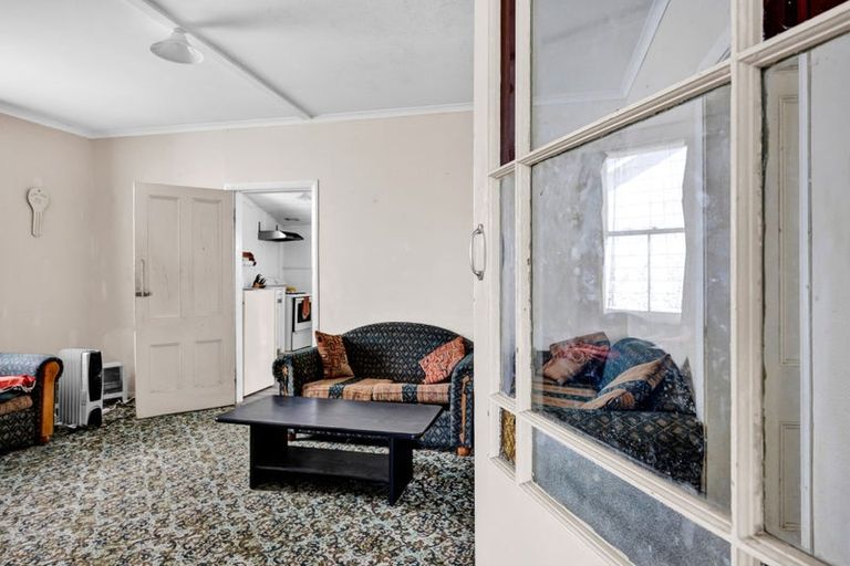 Photo of property in 18 Furlong Street, Hawera, 4610