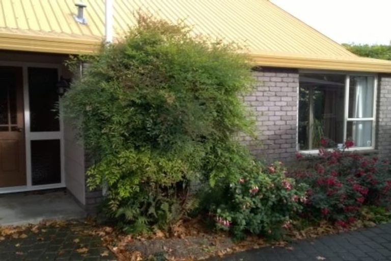Photo of property in 48 Karnak Crescent, Russley, Christchurch, 8042