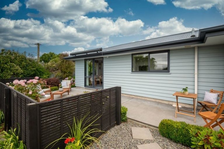 Photo of property in 1/241 Fifield Terrace, Opawa, Christchurch, 8023