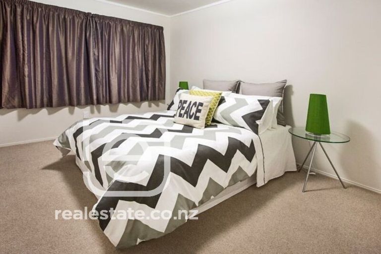 Photo of property in 26 Priestley Drive, Bucklands Beach, Auckland, 2014