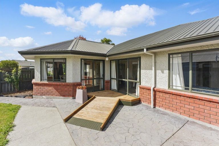 Photo of property in 34 Strachan Way, Highbury, Palmerston North, 4412