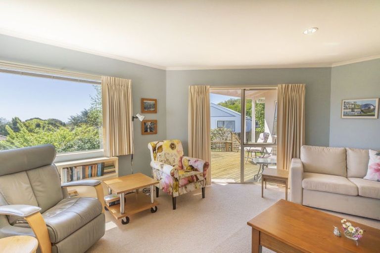 Photo of property in 7 Amokura Street, Waikanae, 5036