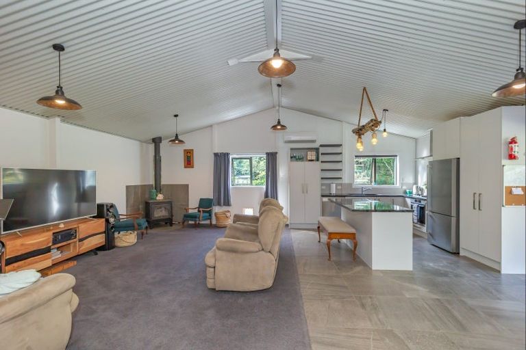 Photo of property in 146 Manakau Heights Drive, Manakau, Levin, 5573