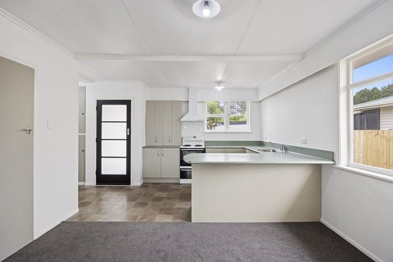 Photo of property in 50 Ramanui Avenue, Hawera, 4610