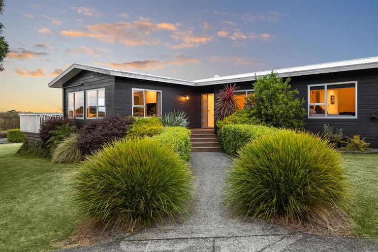 Photo of property in 145 Hanham Road, Kumeu, 0891