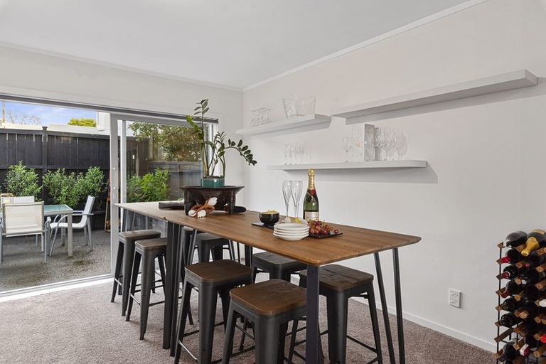 Photo of property in 2/70 Hinemoa Street, Birkenhead, Auckland, 0626