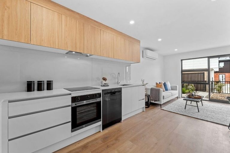 Photo of property in 6/25 Jabuka Street, Glen Eden, Auckland, 0602