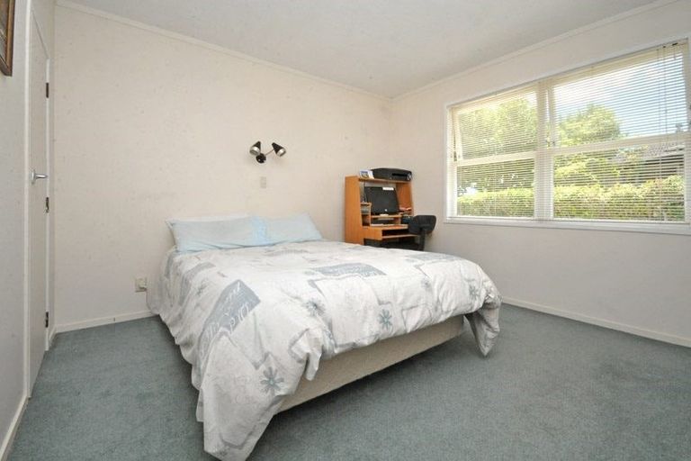 Photo of property in 22 Sunvue Road, Glen Eden, Auckland, 0602