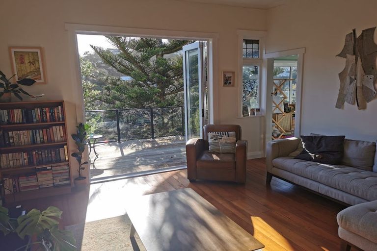 Photo of property in 56 Fairview Crescent, Kelburn, Wellington, 6012