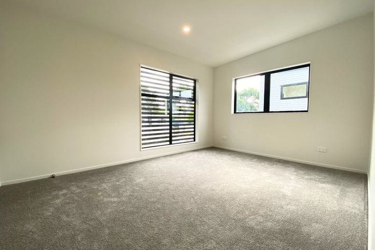 Photo of property in 10e Edgar Pearce Place, Howick, Auckland, 2014