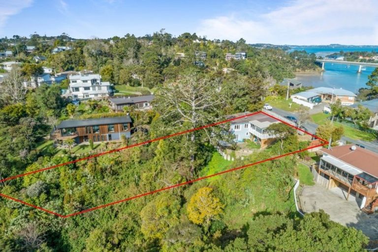 Photo of property in 21 Marae Road, Greenhithe, Auckland, 0632