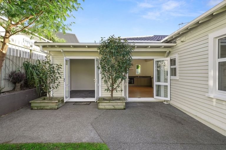 Photo of property in 70 Para Street, Miramar, Wellington, 6022