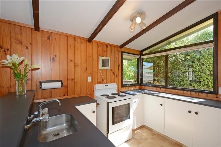 Photo of property in 2/115 Thackeray Street, Trentham, Upper Hutt, 5018