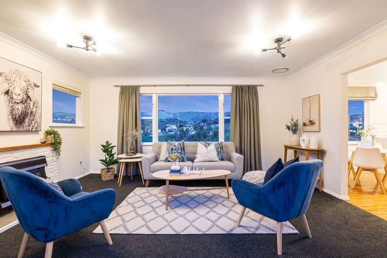 Photo of property in 13 Tainui Terrace, Tawa, Wellington, 5028