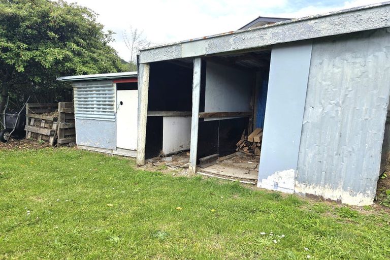 Photo of property in 16 Buller Street, Picton, 7220