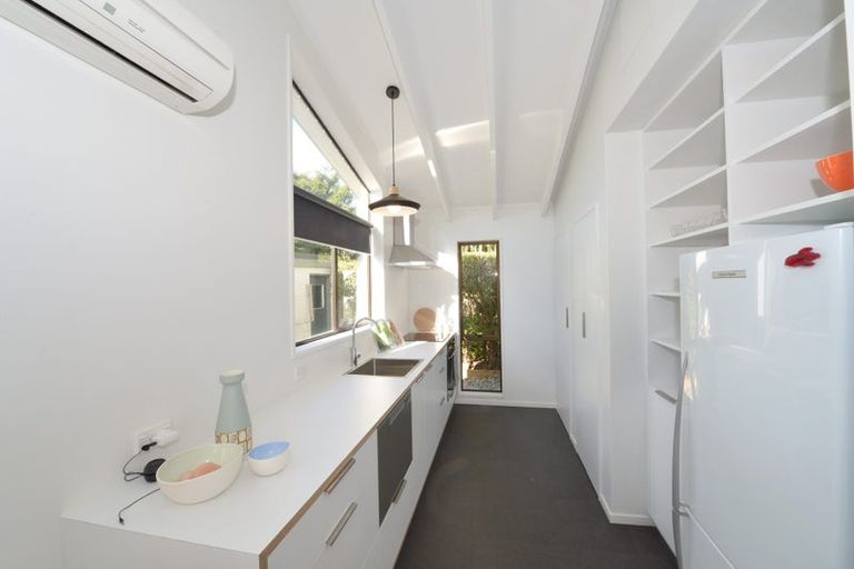 Photo of property in 2/11 Taupata Street, Redcliffs, Christchurch, 8081