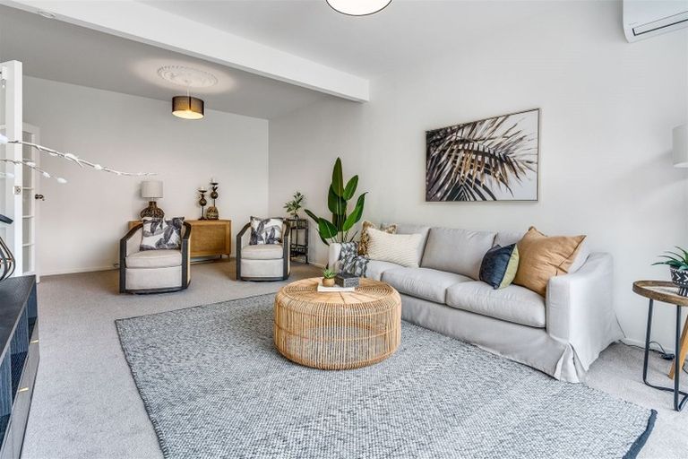 Photo of property in 137 Memorial Avenue, Burnside, Christchurch, 8053