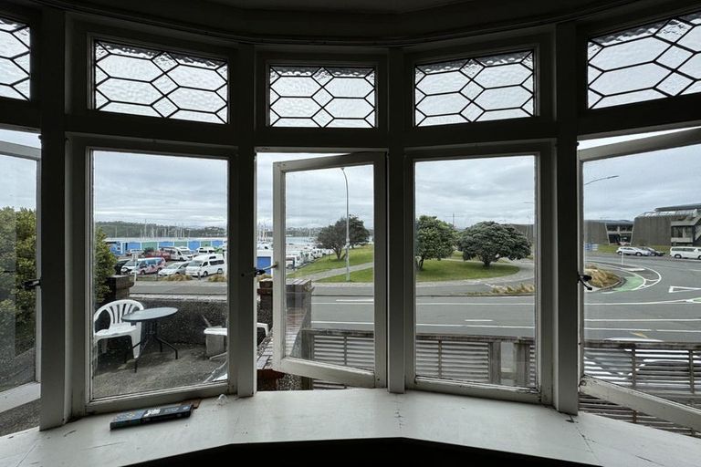 Photo of property in 530 Evans Bay Parade, Hataitai, Wellington, 6021