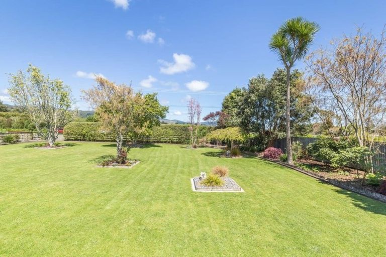 Photo of property in 461 Tararua Road, Levin, 5571