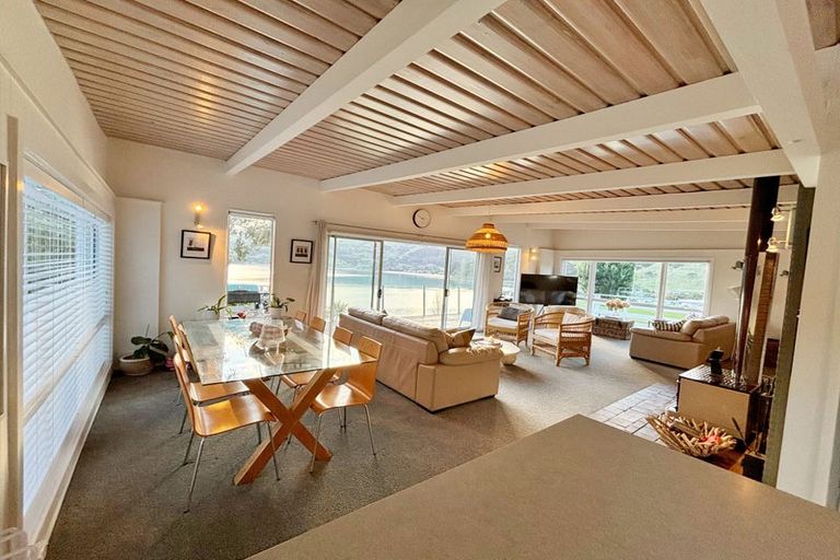 Photo of property in 12 Bayview Crescent, Duvauchelle, 7581