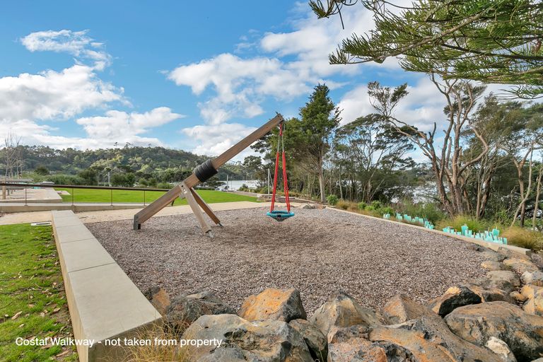 Photo of property in 24 Rangihina Road, Hobsonville, Auckland, 0616