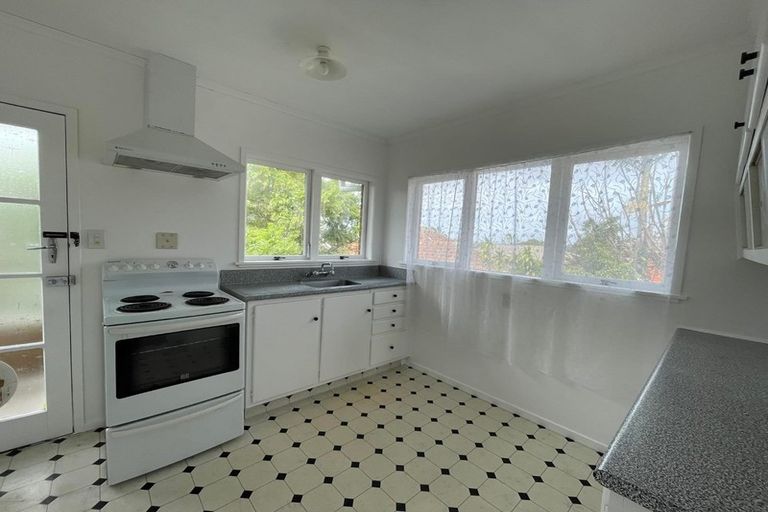 Photo of property in 3/44 East Coast Road, Milford, Auckland, 0620