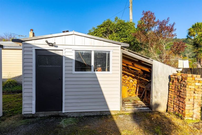 Photo of property in 65 Hampden Street, Picton, 7220