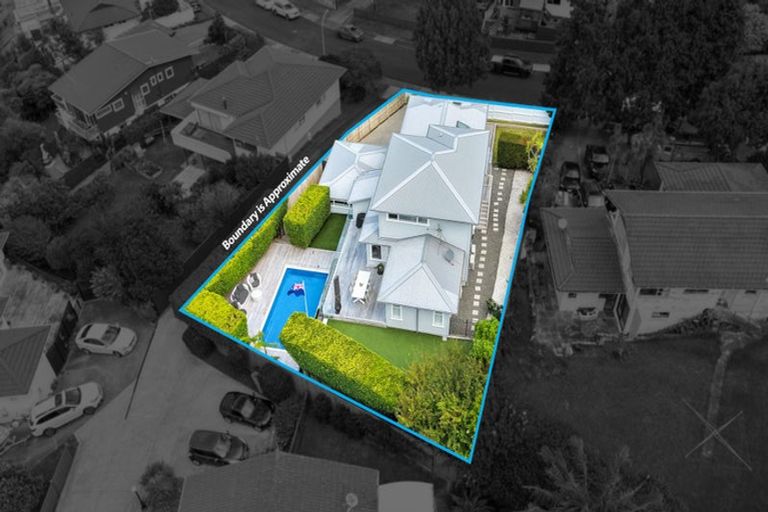 Photo of property in 24 Judkins Crescent, Cockle Bay, Auckland, 2014