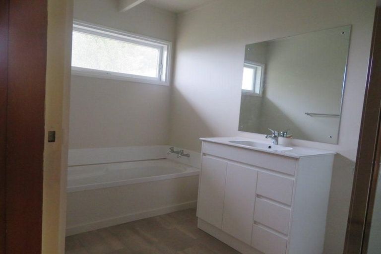 Photo of property in 67 Cedar Street, Maungaraki, Lower Hutt, 5010