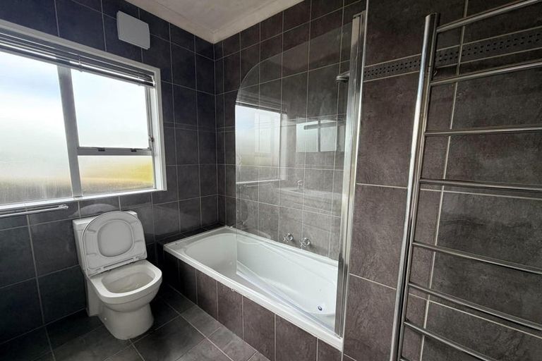 Photo of property in 28 Bassett Road, Johnsonville, Wellington, 6037