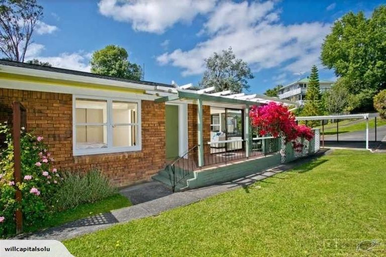 Photo of property in 1/53 Ayton Drive, Totara Vale, Auckland, 0629