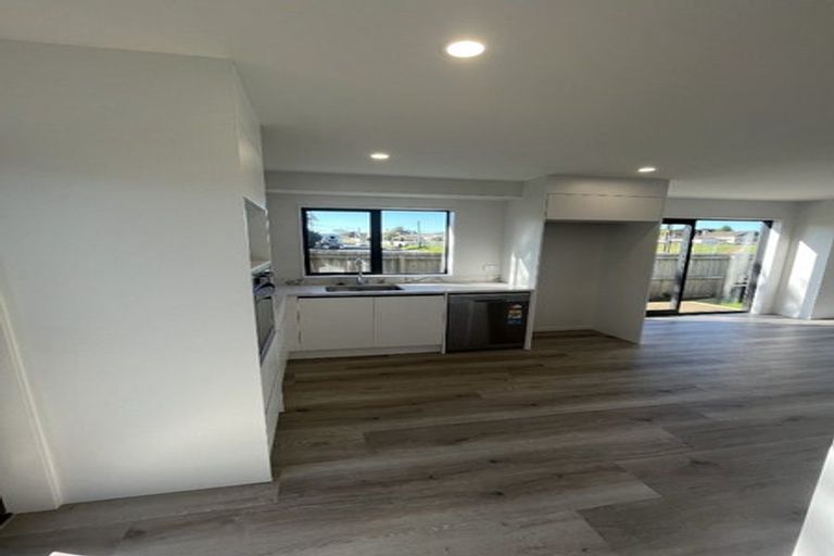 Photo of property in 13c Edinburgh Avenue, Rosehill, Papakura, 2113