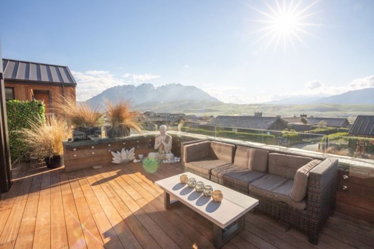 Photo of property in 2/27 Rannoch Drive, Jacks Point, Queenstown, 9371