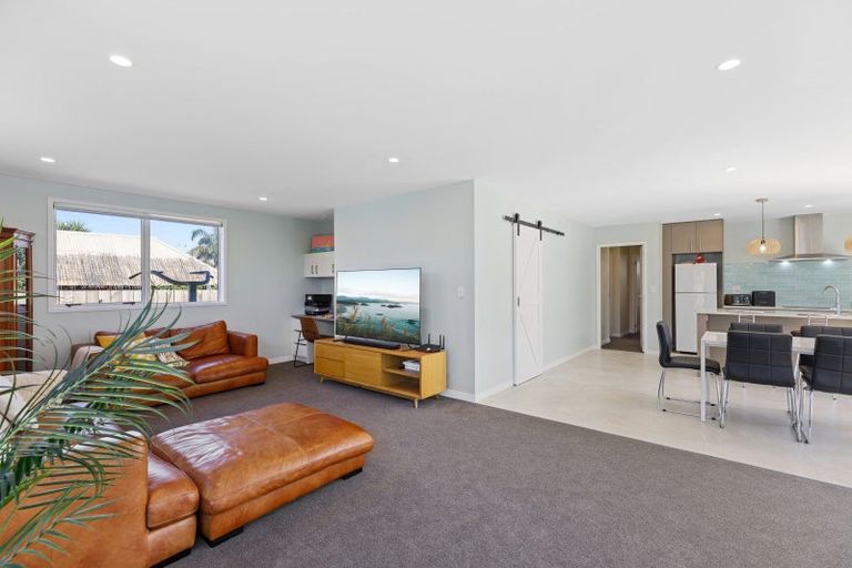 Photo of property in 814b Papamoa Beach Road, Papamoa Beach, Papamoa, 3118