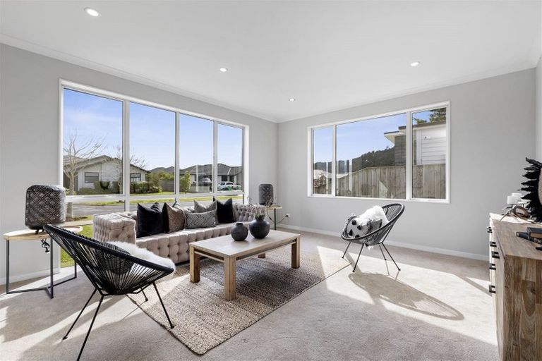 Photo of property in 6 Coote Way, Kumeu, 0810